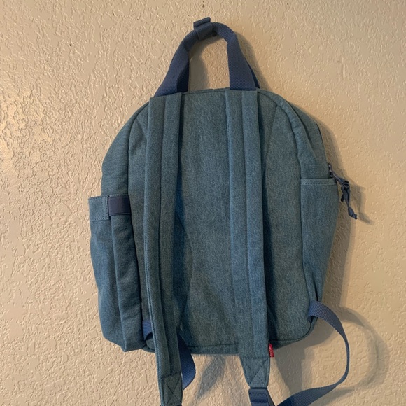 LEVI'S® L-PACK ROUND BACKPACK - Picture 4 of 7